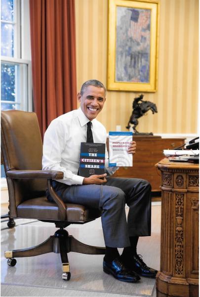 Image of President Obama with Doug Kruse's book